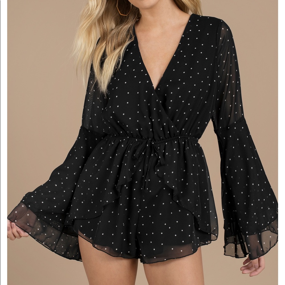 Tobi - SERENA BLACK BELL SLEEVE ROMPER